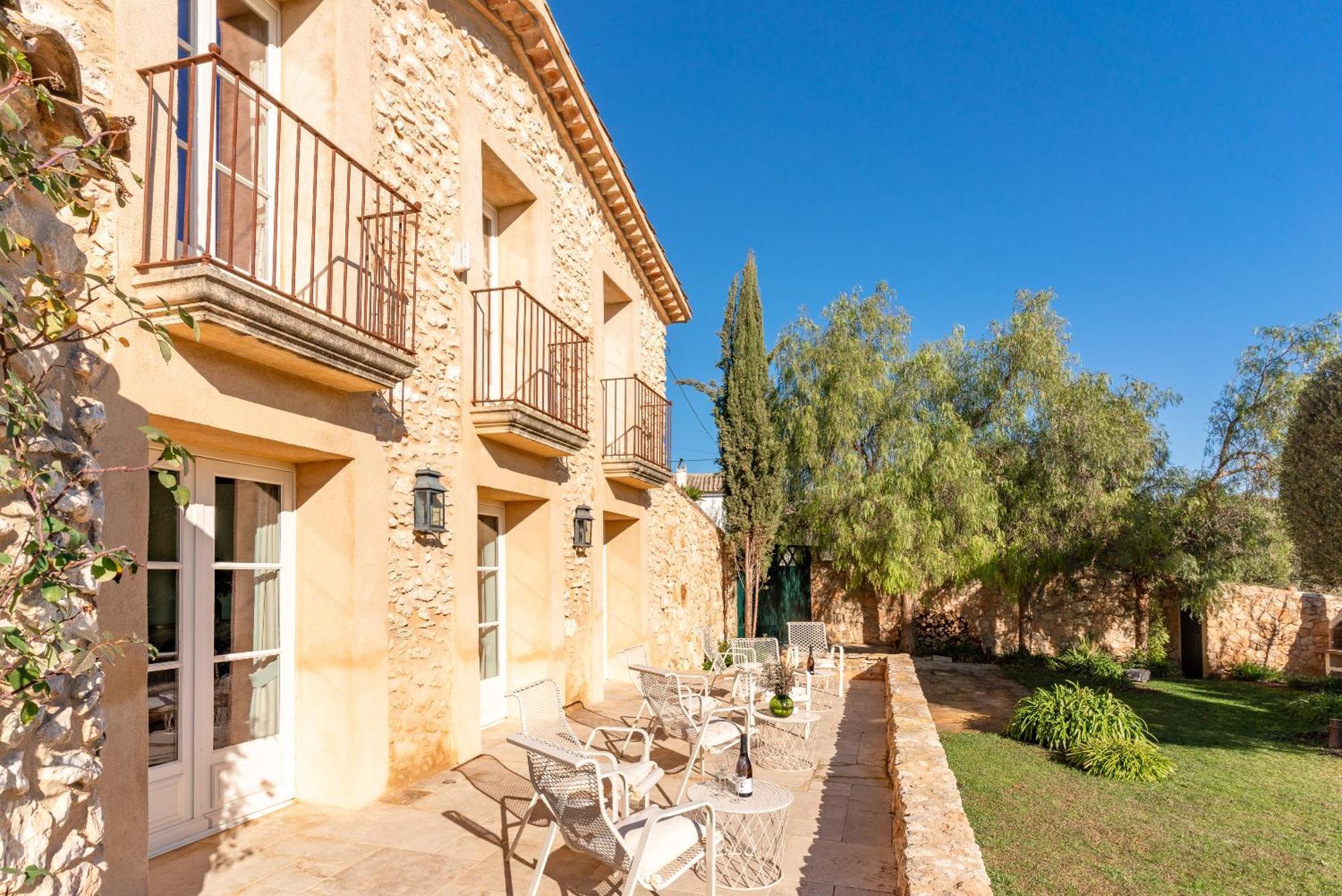 Casa De Piedra Ubicada En El Exclusivo Wine Village De Viladellops, Te Ofrece Una Experiencia Unica, Donde El Lujo Y La Tradicion Se Fusionan En Un Entorno Natural Privilegiado Bagian luar foto